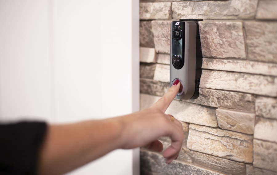 Bend free doorbell camera